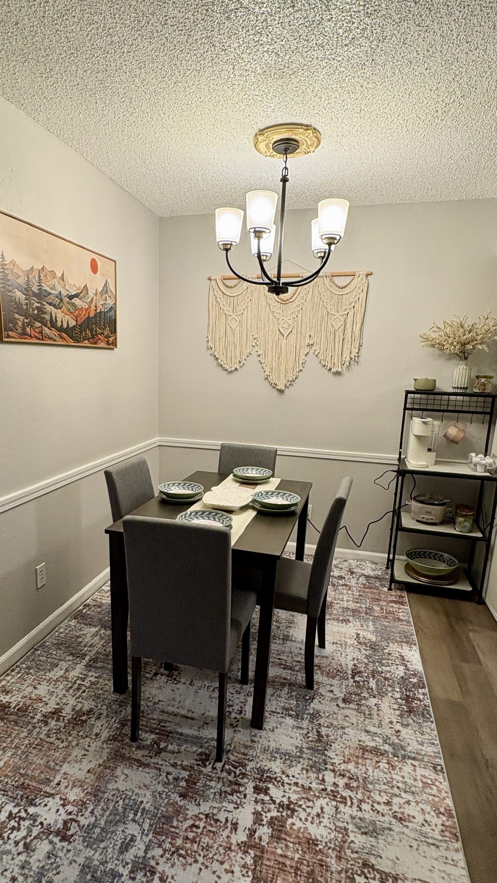 Bohemian Suite dining